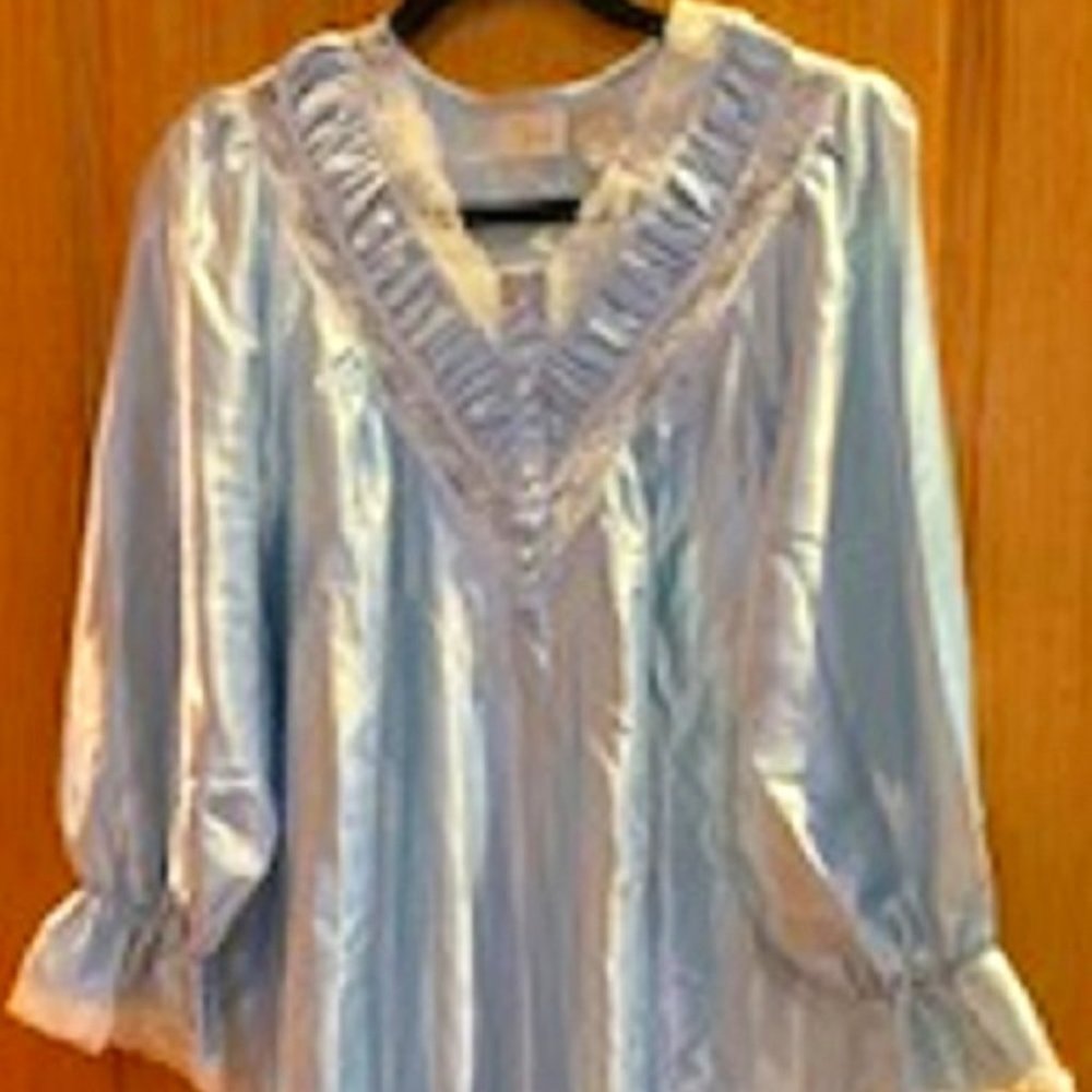 NWOT Elise Stevens Nightgown/ Robe Blue Satin-style Sz: L